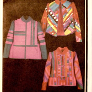Puede incluir: Un patrón de costura vintage con tres chaquetas coloridas. Las chaquetas muestran diseños geométricos en rosa, azul, naranja y amarillo. El patrón está etiquetado como "Yvonne Porcella" e incluye el texto "Jackets 3 Full Size Patterns."