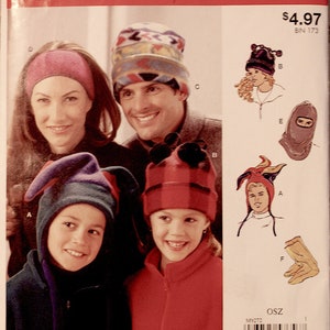 Peut inclure: Un patron de couture pour réaliser cinq chapeaux différents. Le patron comprend une variété de styles, dont un bonnet, un chapeau de jester et un masque de ski. Le patron est de McCall's et s'appelle "Easy Stitch 'n Save".