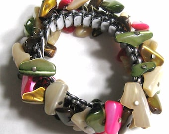 Signed JSFK Japan Cha Cha Bracelet Multi Color Expansion, 60s Vintage Mother of Pearl Shell Beads