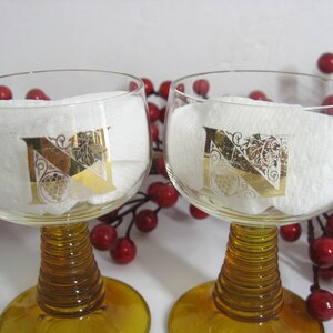 2 Vintage Amber Glass Beehive Coiled Stemware, Gilt N Monogram, Roemer Style Set Bild 2