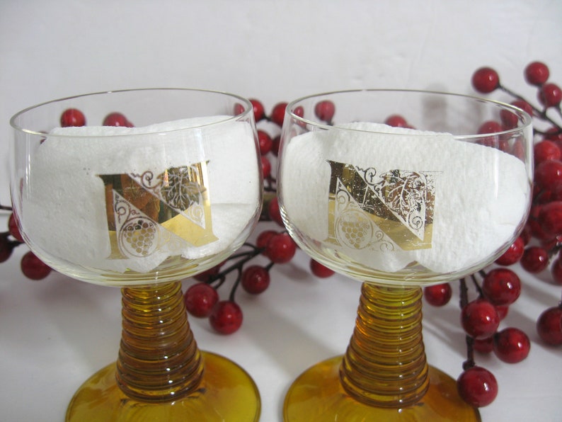 2 Vintage Amber Glass Beehive Coiled Stemware, Gilt N Monogram, Roemer Style Set Bild 2