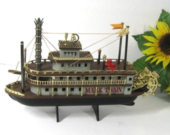 60s Disneyland Riverboat Radio Vintage Japan AM Transistor Mark Twain Paddleboat Attraction Replica, Works