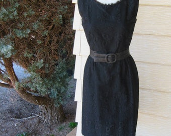 Vintage Black Embroidered Dress 50s 60s R & K Originals Sleeveless Sheath, Lace Trim Back Zipper, 34" Bust