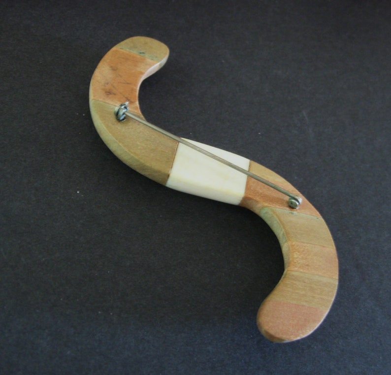 1930s Brooch Parquetry Wood & Celluloid, Vintage Curved Squiggle Geometric Bar Pin bild 7