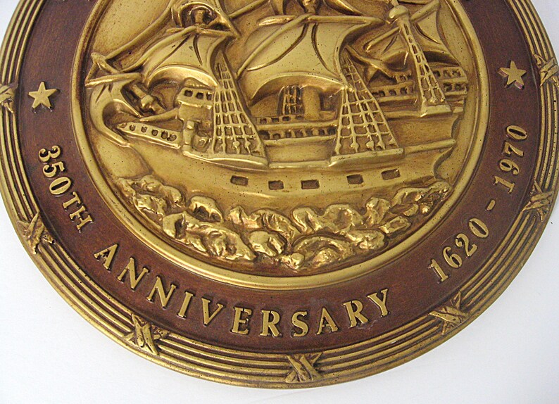 Vintage 350th Anniversary Mayflower Ship Wall Plaque, 1620-1970, Brass Bronze Tone Molded 3D Composite 15" Diameter bild 6