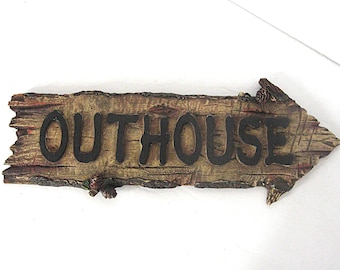 Faux Bark Wood Outhouse Sign w Pointing Right Arrow, Vintage Rustic Resin Wall Plaque 15 x 6"