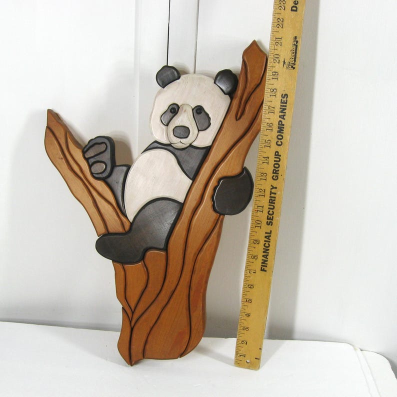Vintage Wood Panda Bear Wall Hanging 3D Inlaid Intarsia Art 1990s, Large 22.5 x 14" bild 2