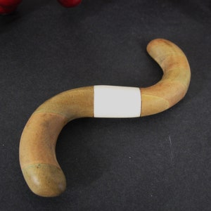 1930s Brooch Parquetry Wood & Celluloid, Vintage Curved Squiggle Geometric Bar Pin bild 3