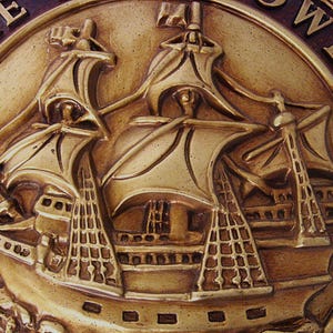 Vintage 350th Anniversary Mayflower Ship Wall Plaque, 1620-1970, Brass Bronze Tone Molded 3D Composite 15" Diameter bild 8