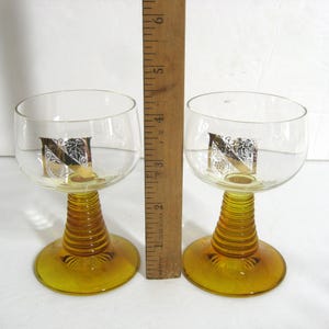 2 Vintage Amber Glass Beehive Coiled Stemware, Gilt N Monogram, Roemer Style Set Bild 4
