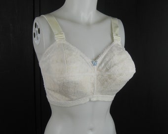 Size 32 HH Bullet Bra Vintage White Lacy Lady Cameo Dallas, Seamed Torpedo Voluptuous Support Brassiere Bombshell Burlesque