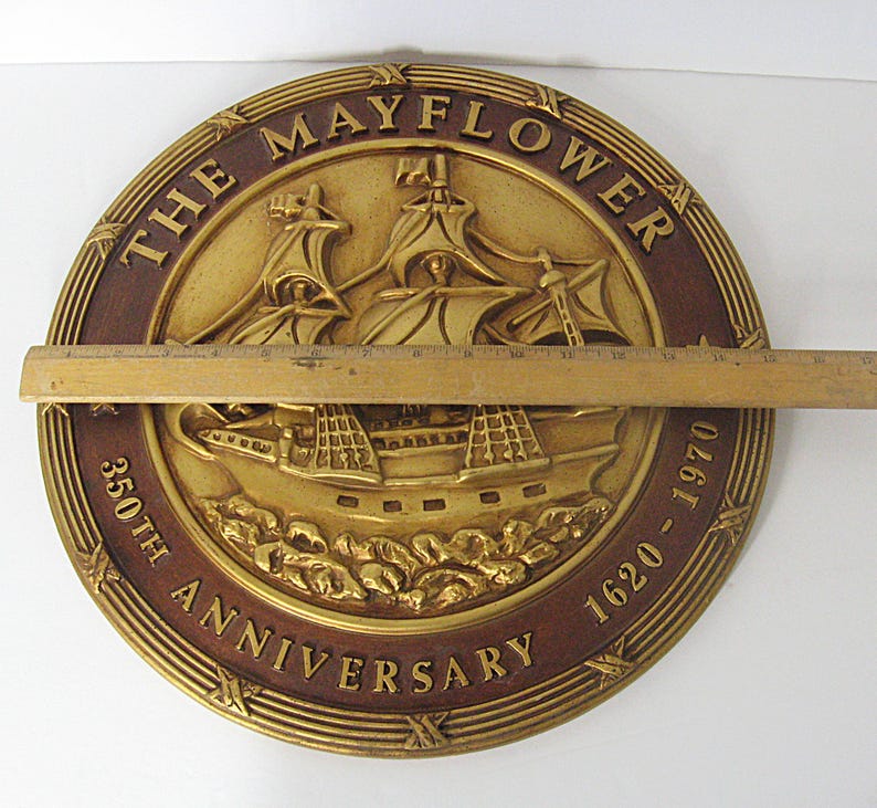 Vintage 350th Anniversary Mayflower Ship Wall Plaque, 1620-1970, Brass Bronze Tone Molded 3D Composite 15" Diameter bild 3