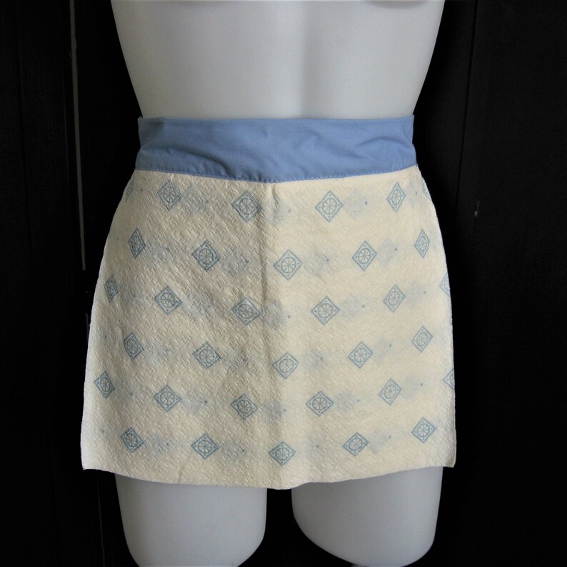 Vintage Paper Apron 1970s Novelty Layered Disposable Napkin Tear Offs, Fabric Waistband & Ties, Quirky Hostess Gift