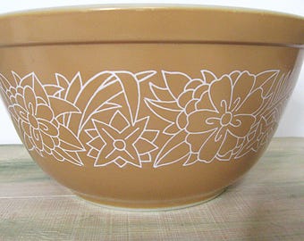 Pyrex 402 Bowl Woodland Brown & White 1 1/2 Qt. 1970s Vintage Very Nice Glossy