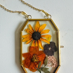 Small Hanging Pressed Flower Frames – Circle, Square, Diamond Arch Shapes | Real Dried Flower Wall Decor | Boho Cottagecore Home Gift
