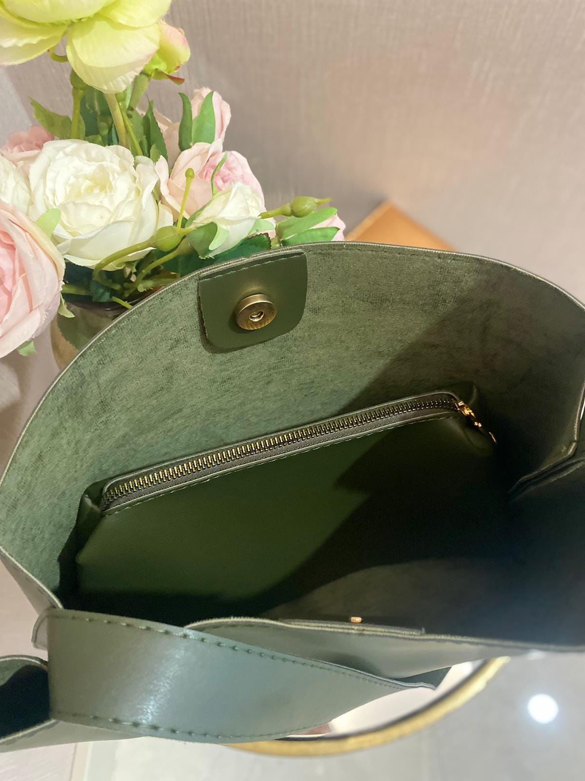 ★TOUT Y EST★ Wallaroo Mini Macaron Shoulder Tote Bag Green The Perfect Mini Tote : r/handbags