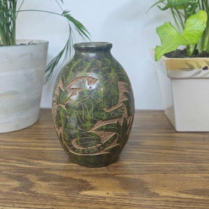 Vintage Nicaraguan Pottery Vase Signed Juan Lopez Carved Iguana Lizard Art