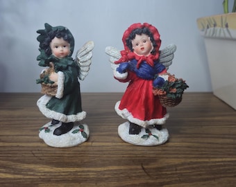 K's Collection Christmas Angels – Red and Green Resin Figurines with Holly Baskets