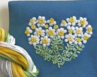 Daisy / Embroidery Kit /  DIY / Pouch /  Crewel / Embroidery Pattern /  Gift Bag /  daisy heart / blue / teal /  flower embroidery kit