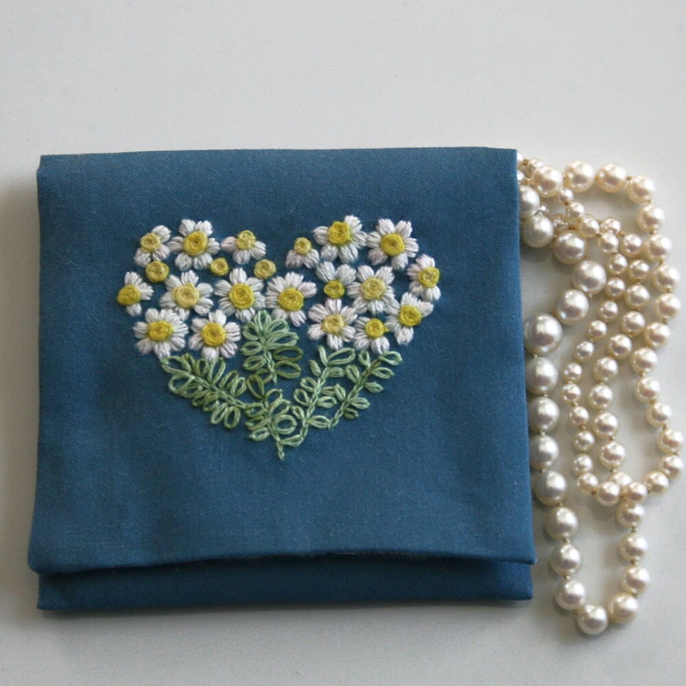 Daisy / Embroidery Kit / DIY / Pouch / Crewel / Embroidery Pattern
