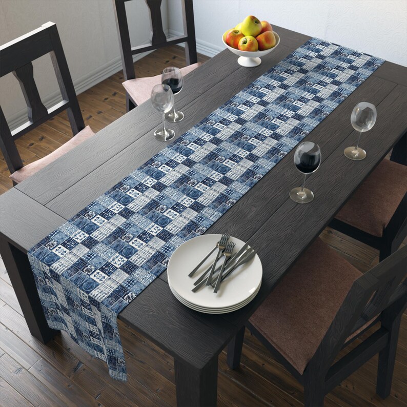 Caminho de mesa com estampa patchwork azul | Azulejo xadrez em denim índigo imagem 17