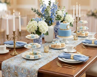 Runner da tavola vintage con motivo damascato floreale per una sala da pranzo elegante.