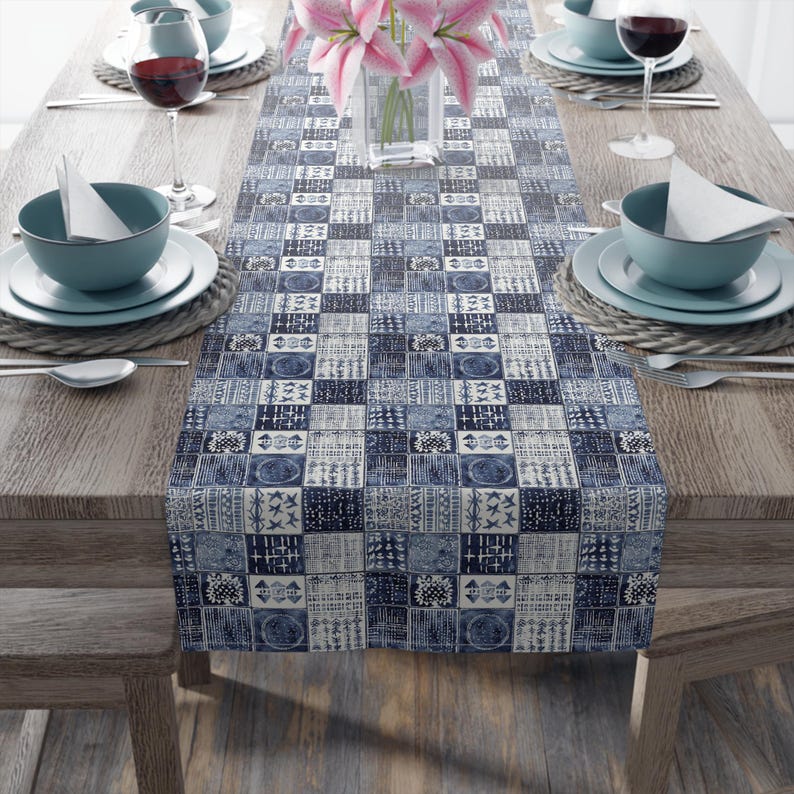 Caminho de mesa com estampa patchwork azul | Azulejo xadrez em denim índigo imagem 18