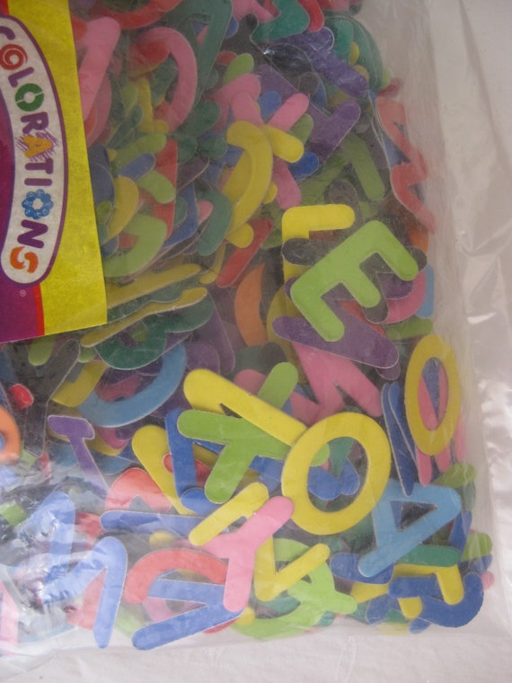 Colorful Cardstock Letters for Pasting, Crafting, Kids Crafts Learing  Projects, Other. About 0.75 to 1, a Bagfull of 2600 Pcs. 