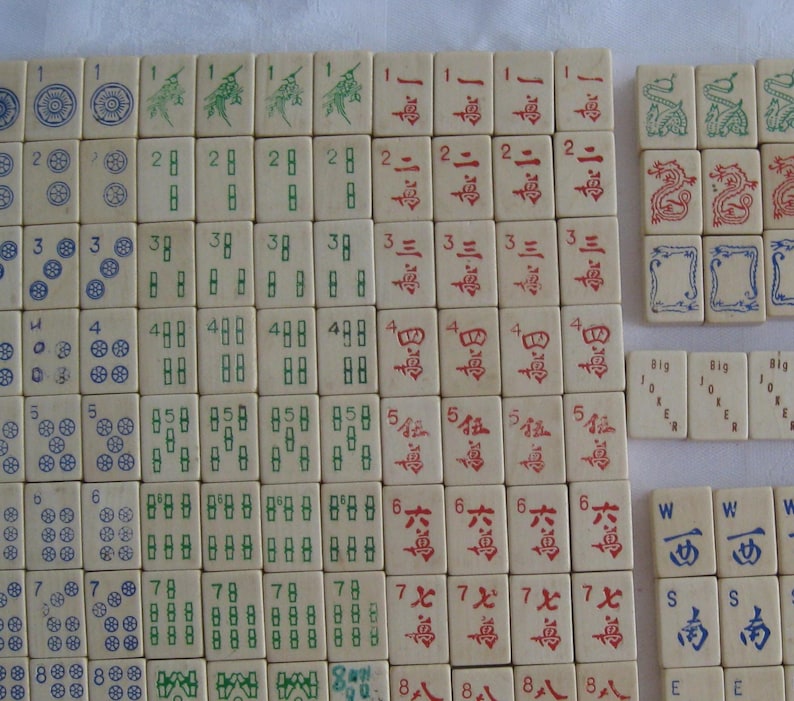 Mahjong tiles, vintage, rare, light wood color, light weight, 32mmx21mmx12mm, replacement, crafting, lot of 12 tiles. image 1