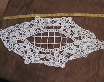 Vintage hand made doily, Romanian point lace, a unique piece, home decor, beige 25" x 12"