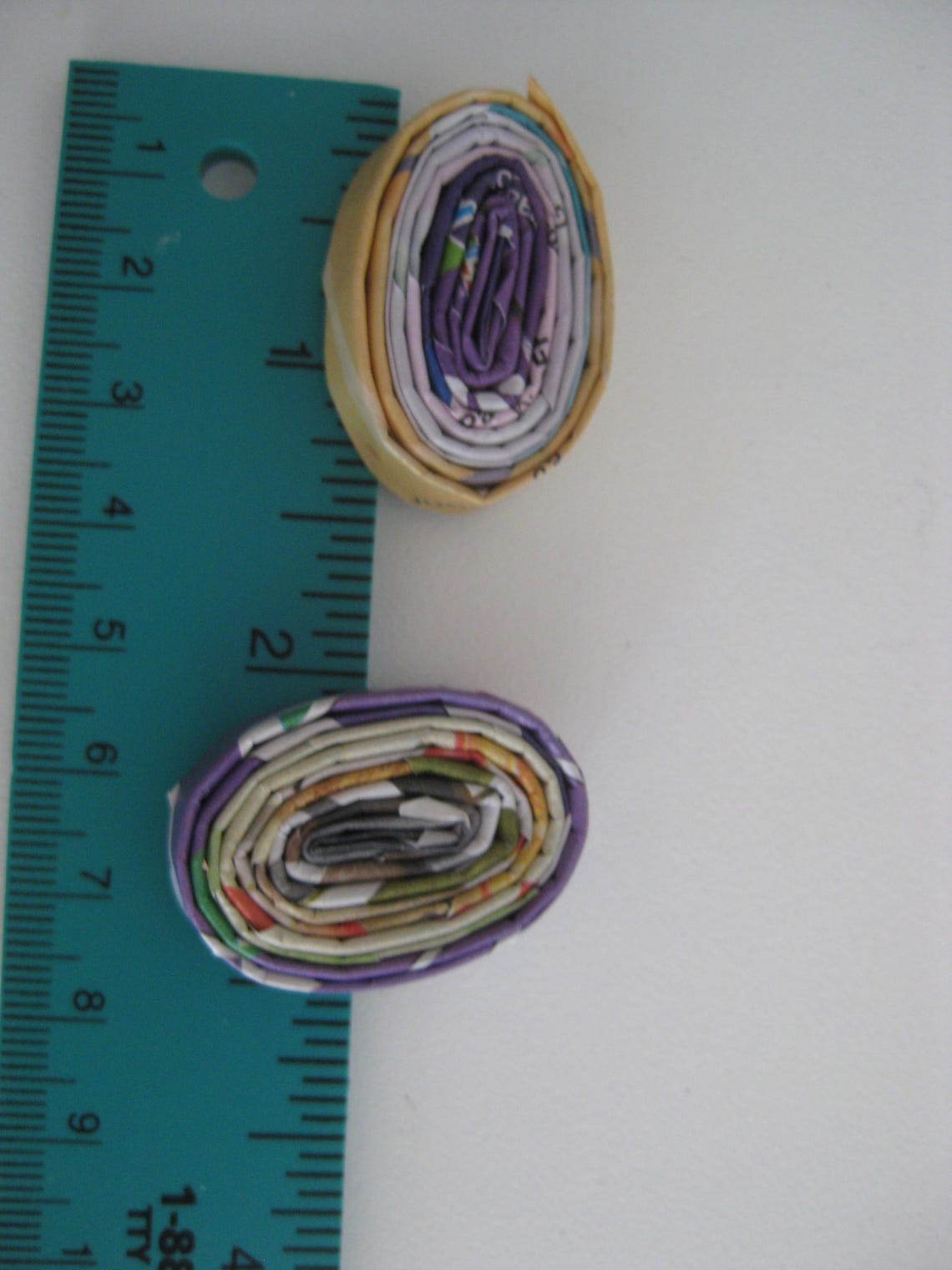 Colorful Hand Rolled Paper Disks, Paper Crafts, Paper Art, Paper Décor ...