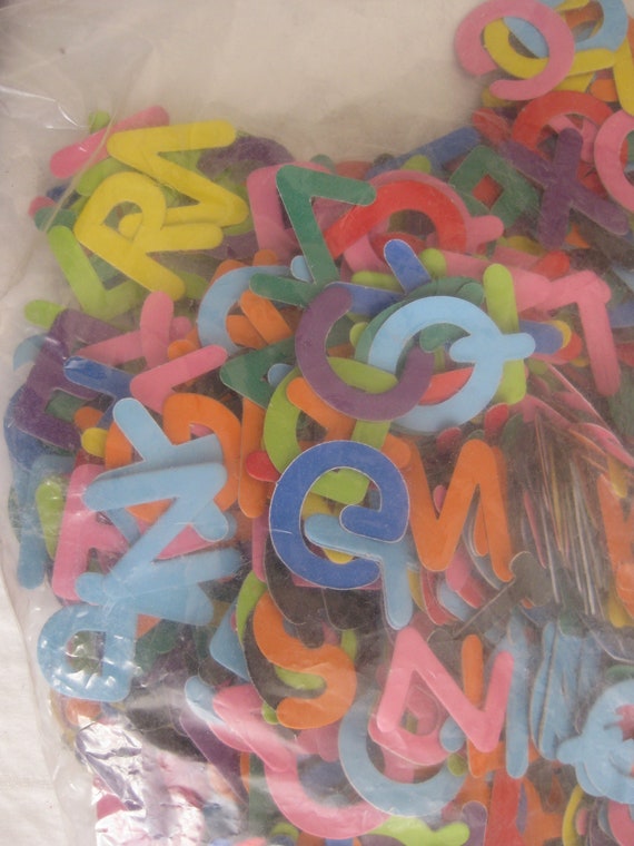 Colorful Cardstock Letters for Pasting, Crafting, Kids Crafts Learing  Projects, Other. About 0.75 to 1, a Bagfull of 2600 Pcs. 