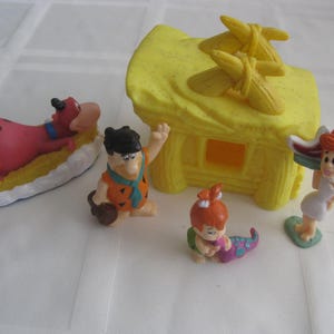 The Flintstones family and their villa, promotional figurines collection, 1990s&#39;, in perfect vintage condition.