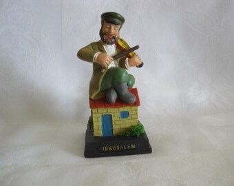 Fiddler on the roof figurine, 4"x2"x2", hand painted, by ART (c).