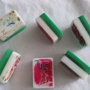 Mahjong trelagers vintageplattor, vit-klar-grön, 145 plattor bild 13