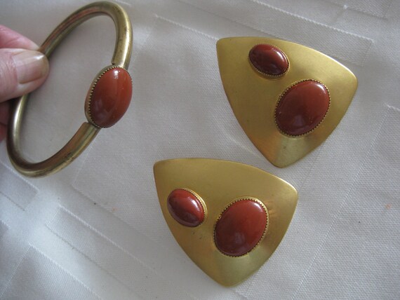 Vintage earrings & bracelet set, gold tone with c… - image 1