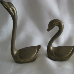 Cast solid brass pair of swan figurines, 3&quot; and 2&quot; tall. Add to an existing collection, group display, gift or keep. Vintage, 1980&#39;s.