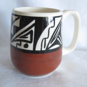 Vintagemugg, geometriskt mönster, amerikansk keramikdesign, handmålad Navaho