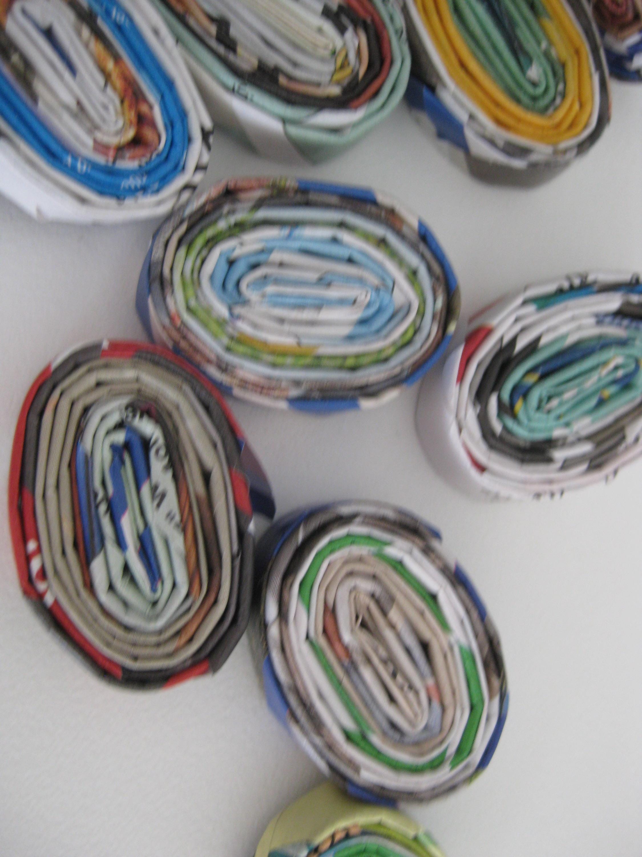 Colorful Hand Rolled Paper Disks, Paper Crafts, Paper Art, Paper Décor ...