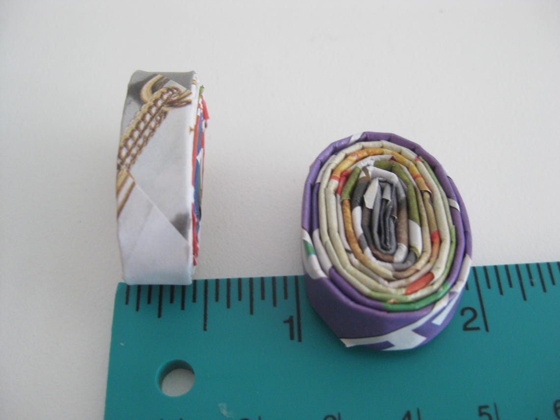 Colorful Hand Rolled Paper Disks, Paper Crafts, Paper Art, Paper Décor ...
