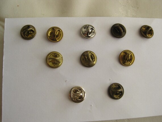 Instant collection of 10 different lapel pins, co… - image 6