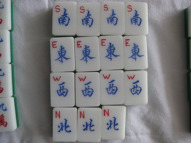 Mahjong trelagers vintageplattor, vit-klar-grön, 145 plattor bild 5