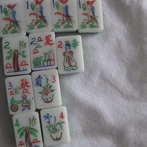 Mahjong trelagers vintageplattor, vit-klar-grön, 145 plattor bild 6