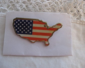 Map of the USA lapel pin, vintage, collectible, Patriotic pin, USA flag enameled. Add to collection, gift to a collector.