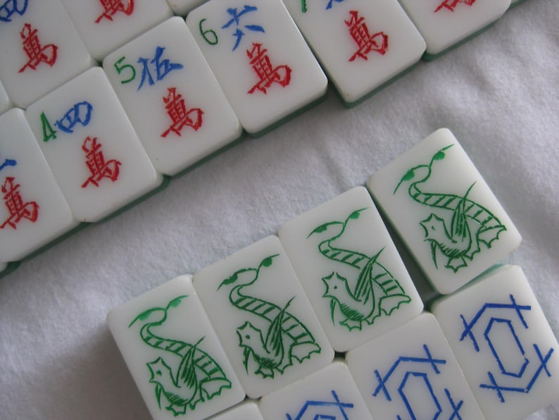 Mahjong trelagers vintageplattor, vit-klar-grön, 145 plattor bild 10