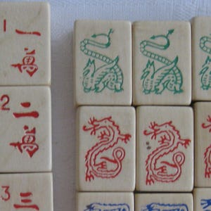 Mahjong tiles, vintage, rare, light wood color, light weight, 32mmx21mmx12mm, replacement, crafting, lot of 12 tiles. image 4