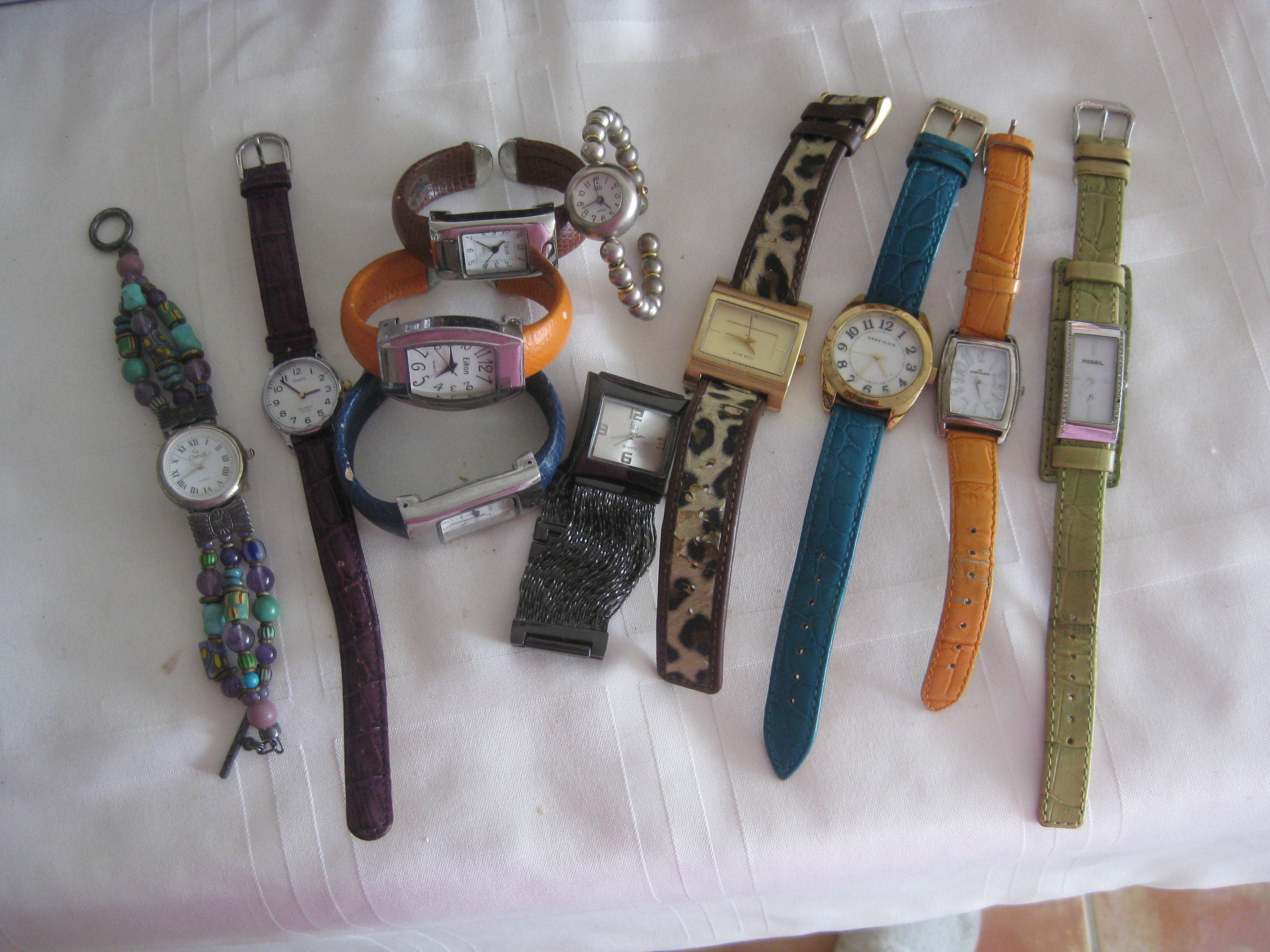 Vintage wrist watches, lot of 11 pcs. Diff. brands, unknown working condition, use, upcycle, crafts, multimedia art.