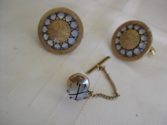 Cuff links and tie clip set, gold tone with white… - image 2