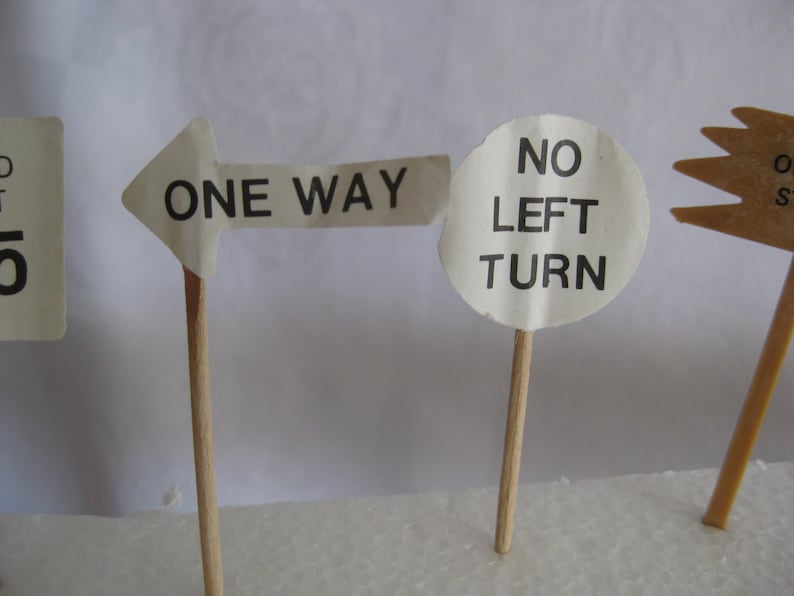 Miniature Traffic Signs, 3