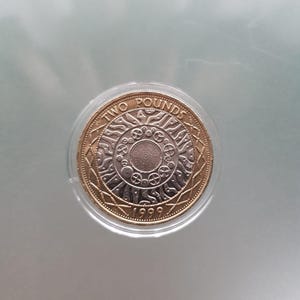 Collectible, Two British Pounds 2 Pounds 1999 Coin England Great Britain Collectible